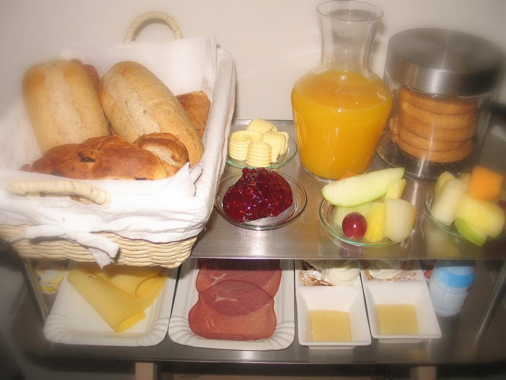 Bed & Breakfast Aan De Singel Van Утрехт Екстериор снимка